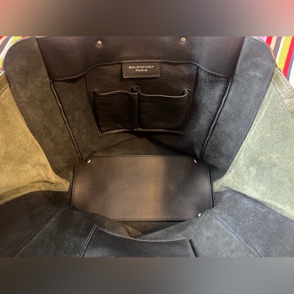 Balenciaga A5 Zip Around Tote - Picture 4 of 12